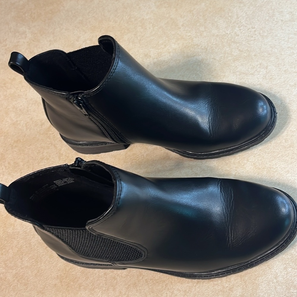 SONOMA Size 6.5 Women’s Black Ankle Boots 1 inch heels